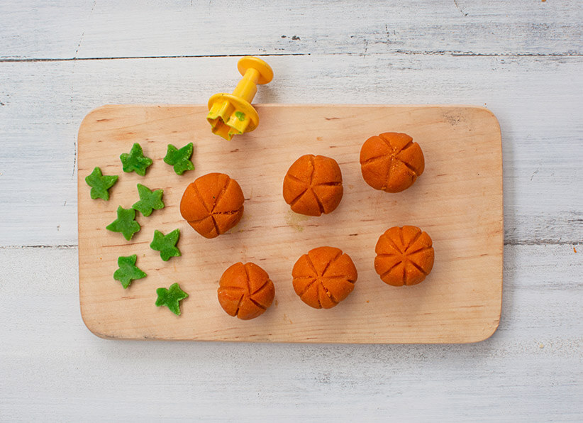 Mini Marzipan Pumpkins instructions