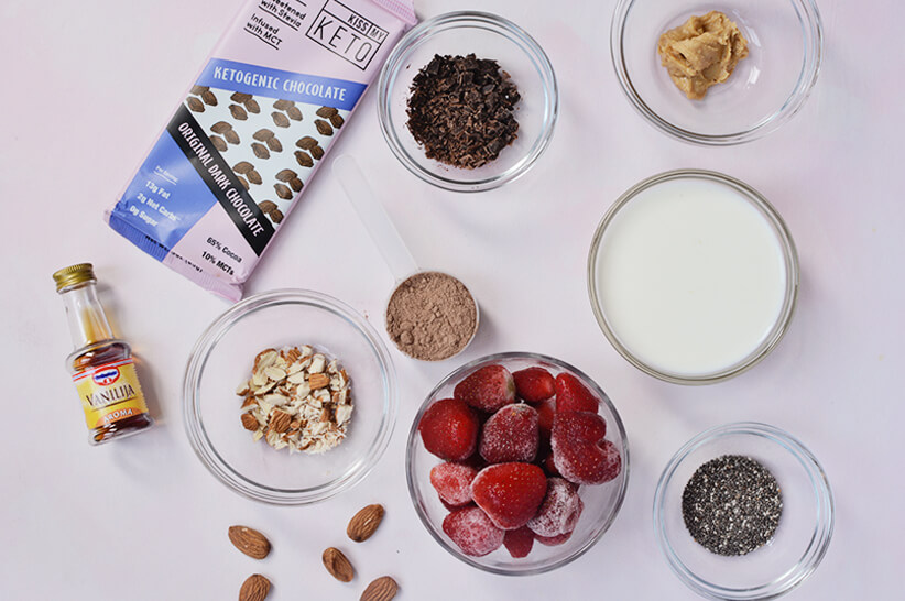 Almond-Cacao-Smoothie_Ingredients